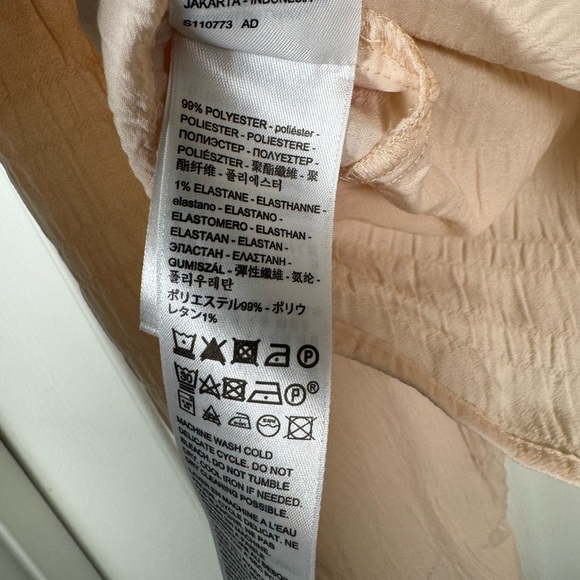 Levi’s Peasant Lace Up Crop Top Puff Long Sleeve Light Peach Romance Size XSmall - Picture 7 of 7